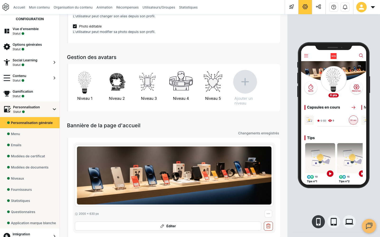 Configuration › Personnalisation › Personnalisation générale : le bloc « Gestion des avatars » avec ses tuiles de niveaux et le bouton « Ajouter un niveau », au-dessus du bloc « Bannière de la page d’accueil » et de son format attendu de 2000 × 630 px
