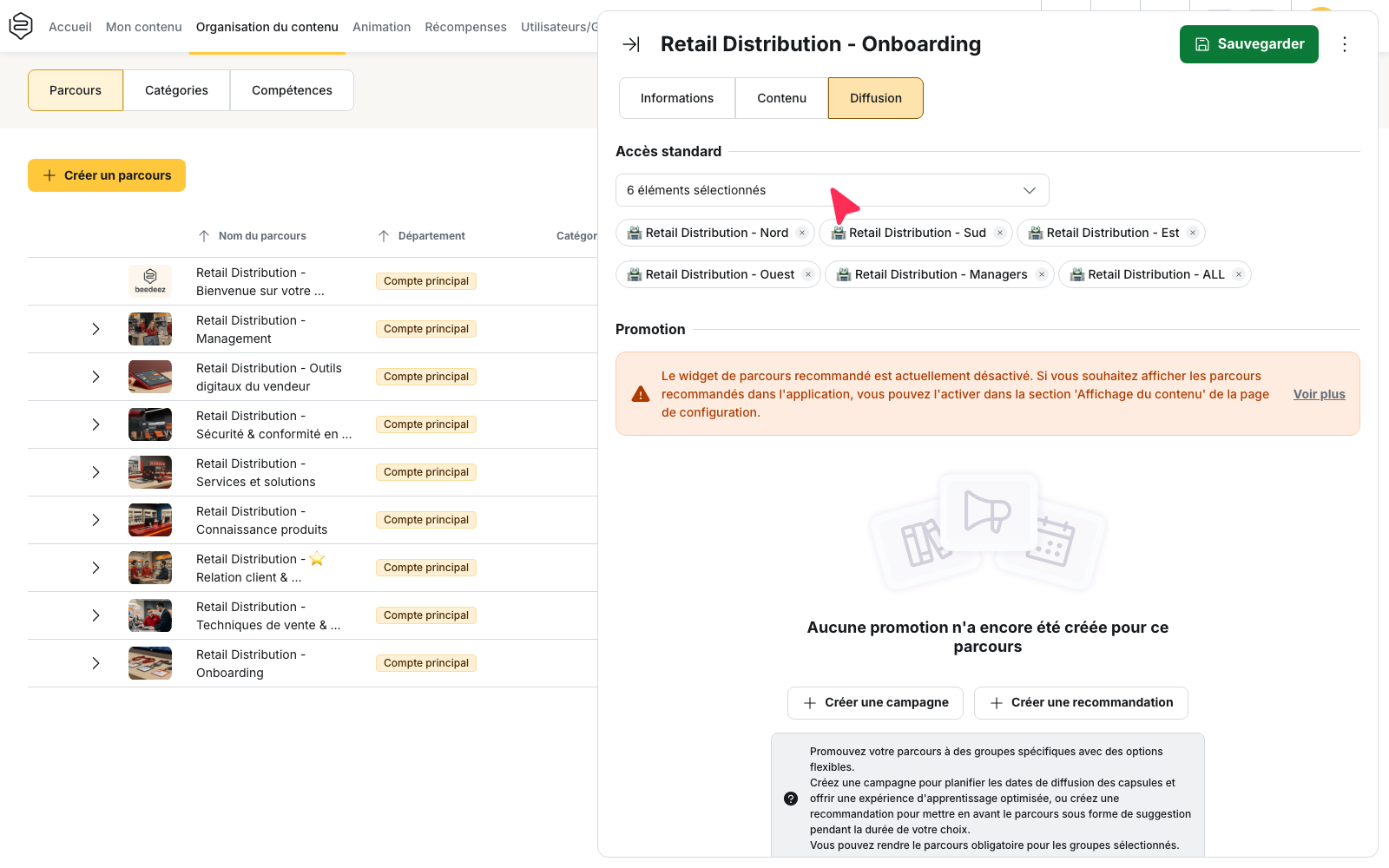 Organisation du contenu > Parcours : l’onglet « Diffusion » d’un parcours et le champ « Accès standard » où choisir les groupes